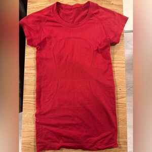 Lululemon t shirt